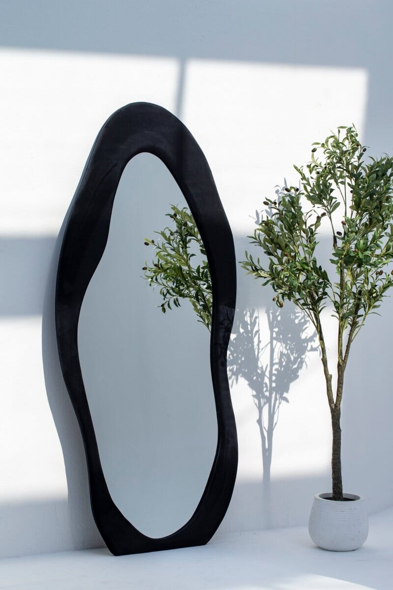 Miroir sur pied en flanelle à motifs ondulés Roxana Black (Noir) - homidiscount